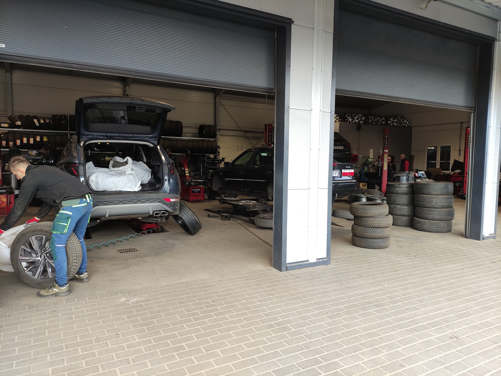 Prace mechaniczne w CAR SERVICE — ul. Drawieńska 23A